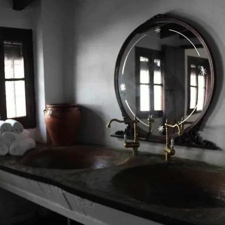 Casa Palacio Del Siglo Xviii En Centro * Севилья